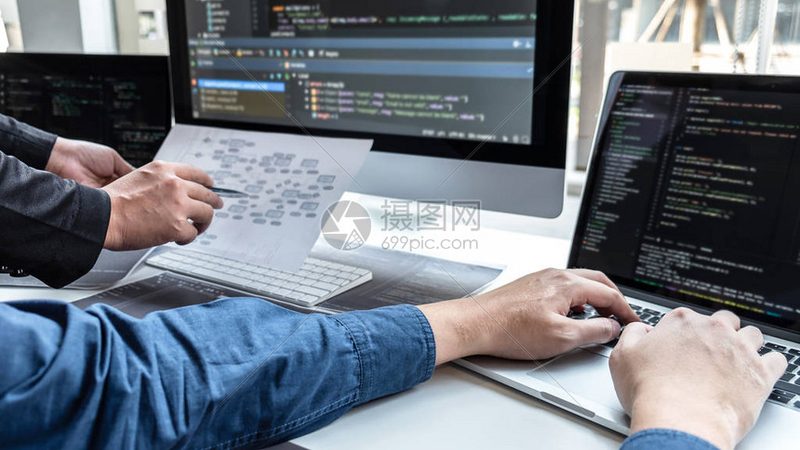 成品软件与定制开发：成本差异背后的考量